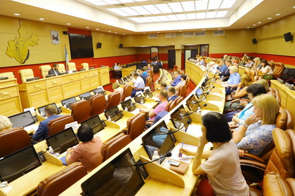 Утвержден проект повестки июньской сессии Законодательного Собрания